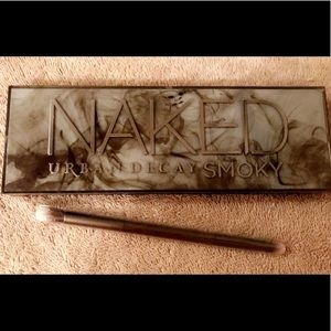 Urban Decay Naked SMOKY palette